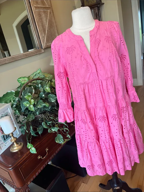 crown & ivy Bright Pink Eyelet Tiered Midi Dress - Image 3