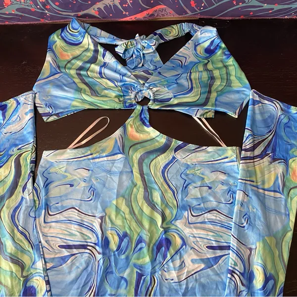 SHEIN Blue and Green Swirl Swimsuit size L - Image 2