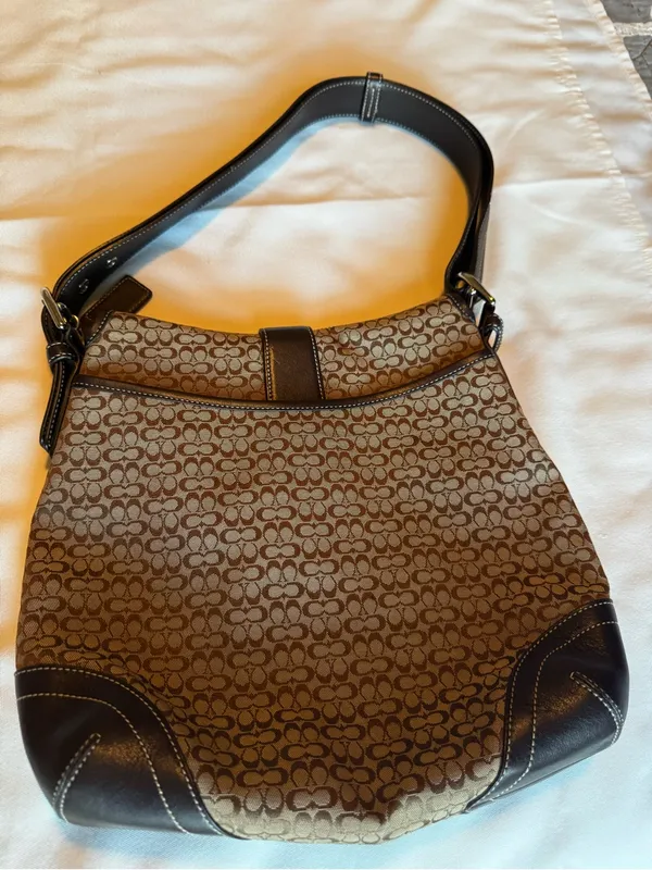 Coach Brown Vintage Signature Canvas Shoulder Bag with Dark Brown Leather Trim - Image 4