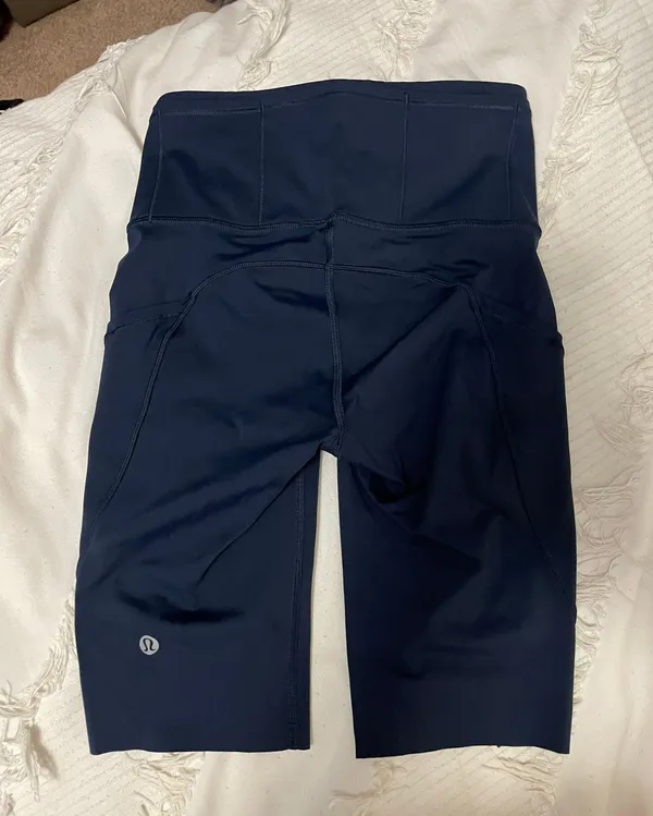 Black Biker Shorts With Pockets - Image 2