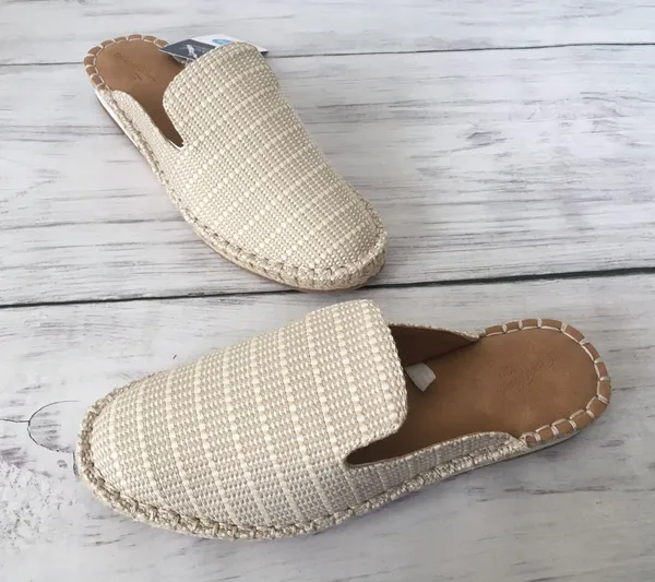 Beige Flats, Size 7 1/2 Tan - Image 3
