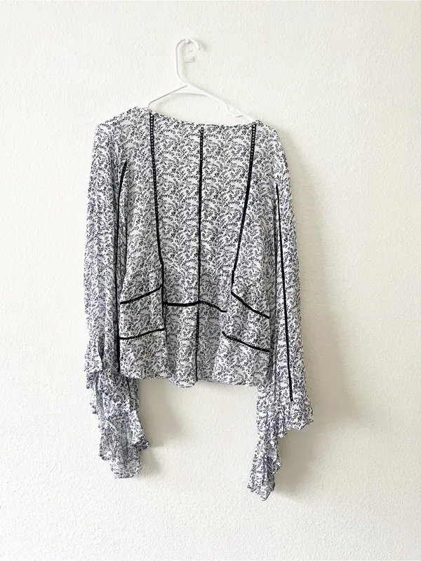 NWT Raga Boho Bell Sleeve Floral‎ Blouse Top Small Blue White Anthro - Image 6