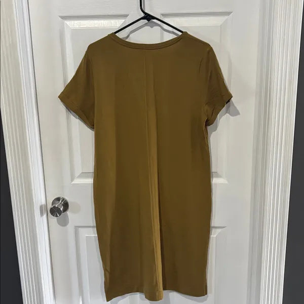 Garnet hill V-Neck Short Sleeve Shift Dress in Olive large - Image 3