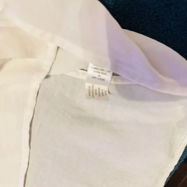 172 | Banana Republic V-Neck Pleated Sleeveless Blouse Top White‎ Womens 6 - Image 6