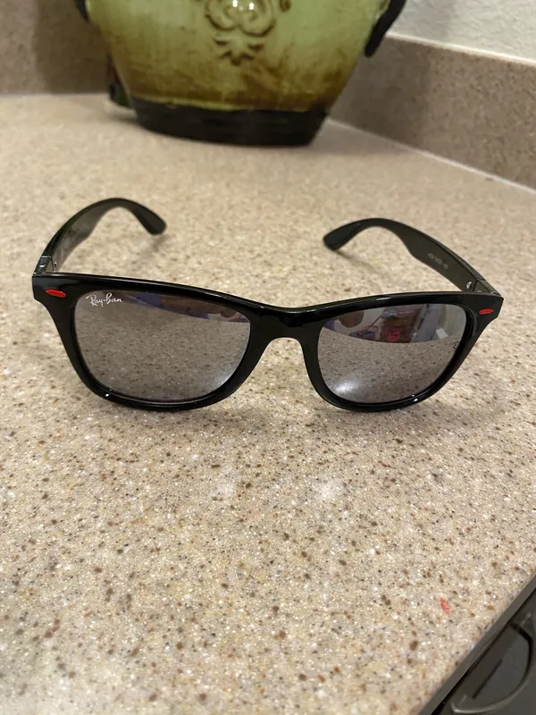 Ray-Ban Sunglasses Polarized - Image 5