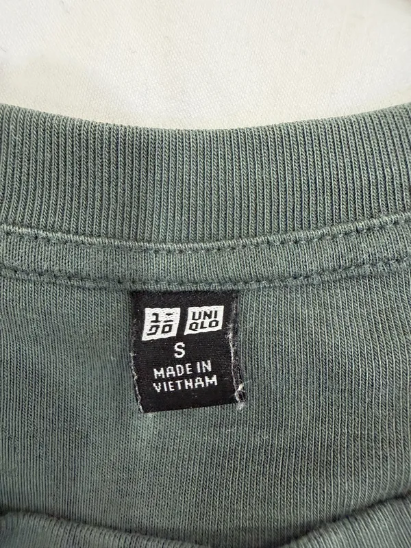 Uniqlo Crop Top - Image 3