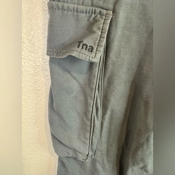 Aritzia TNA Supply Cargo Gray Cotton Pants Size‎ 8 - Image 7