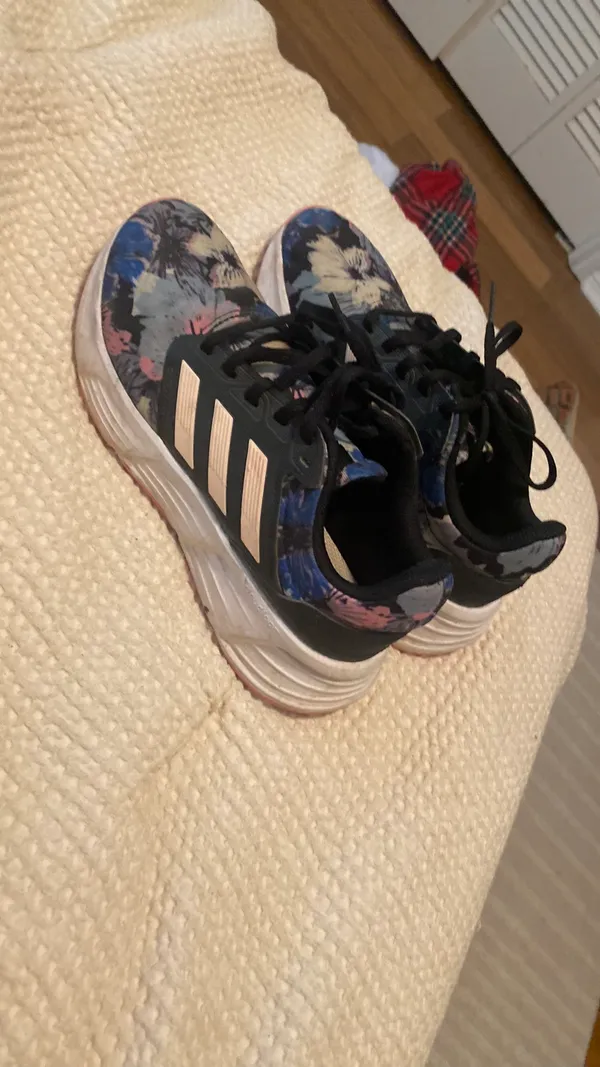 Shoes - Image 4