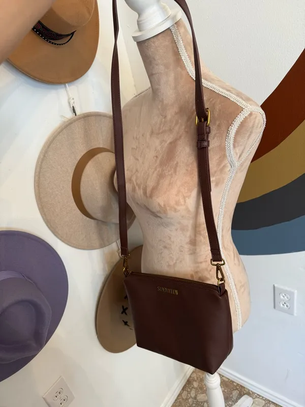 Steve Madden Dark Brown Leather Crossbody with Gold Logo - Image 4