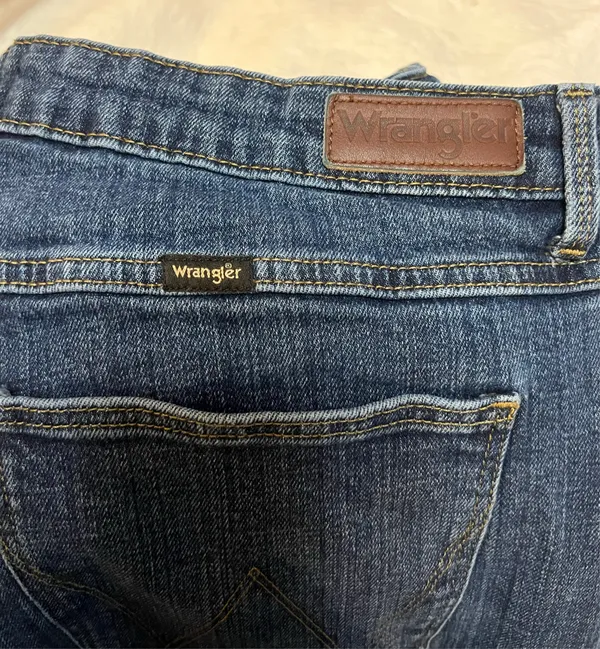 Wrangler Flare High-Rise Jeans Women’s - Image 8