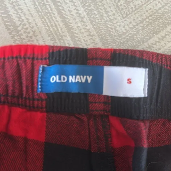 Old Navy Women’s Red & Black Check Pajama Pants - Size S - Image 4