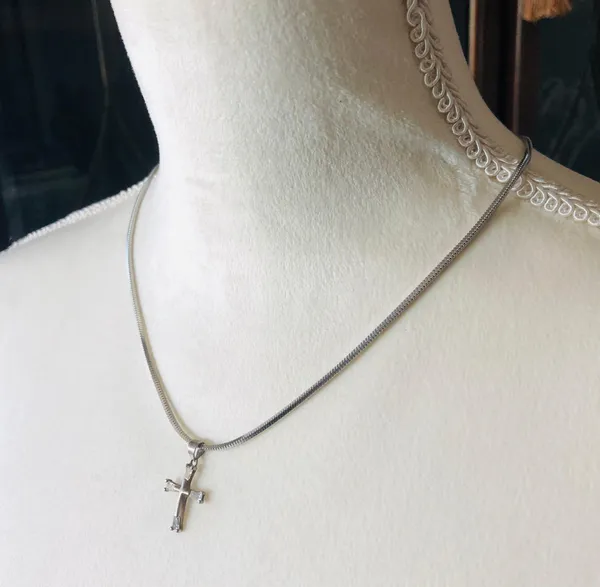 Vintage tapered baguette cubic zirconia 925 cross pendant on chain - Image 2