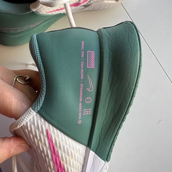 Nike Court Air Zoom Vapor‎ Pro Women Size 8.5 White Green Pink Tennis Shoes - Image 5