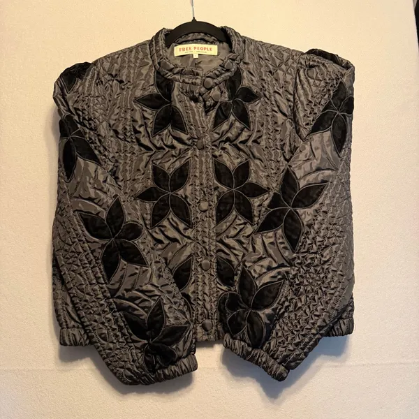 Free People Quinn Quilted Jacket Velvet Floral Applique Jacket Black Women Sz L - Image 9