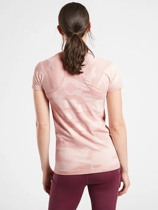 ATHLETA Momentum Seamless Camo Tee in Blush Pink Camo Estimated Size Medium - Image 3