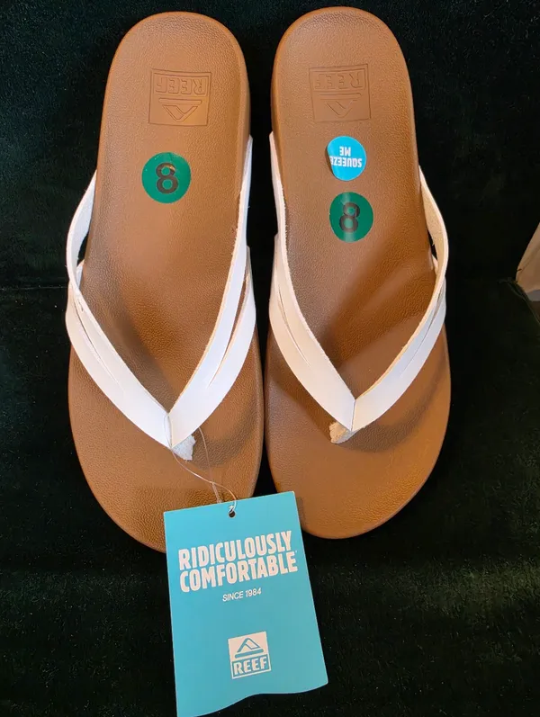 Reef 8 Cushion Spring Joy White Flip-Flop Sandals - Image 2