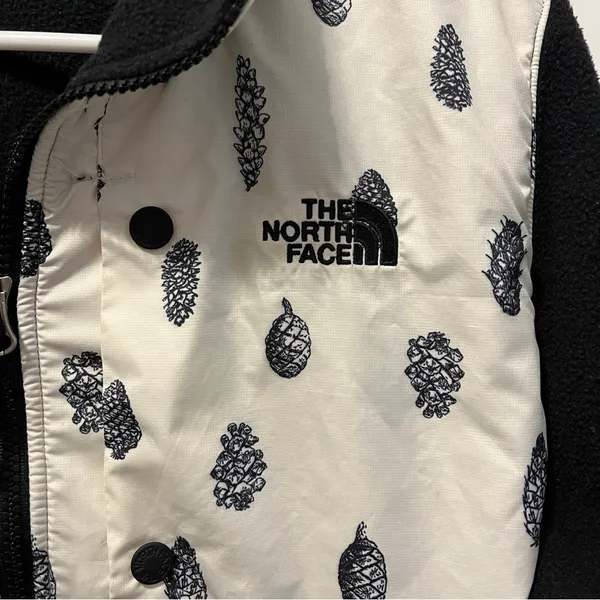 The North Face 1/2 Zip Fleece Patterned Pine-cone Jacket - Image 5