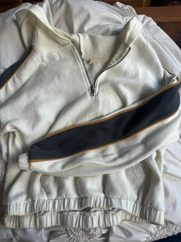 fitz + eddi Cropped Sweater - Image 4