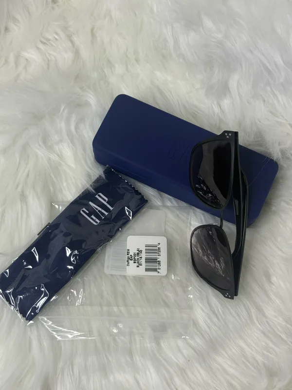 Gap Sunglasses men’s  - Image 5
