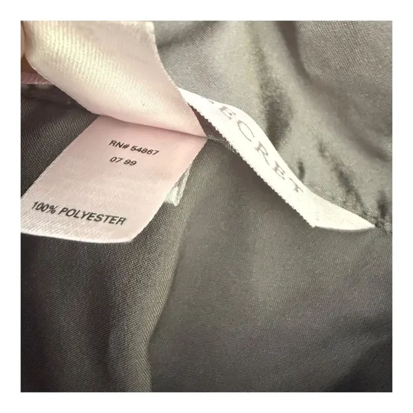 Victoria's Secret Grey Satin Long Sleeve Button Down Pajama Top Size S Lounge - Image 7