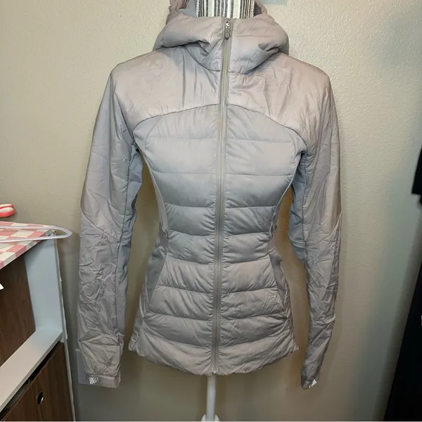 Lululemon Women's Light Gray Puffer Jacket 4 winter down quiet luxury preppy - Image 2