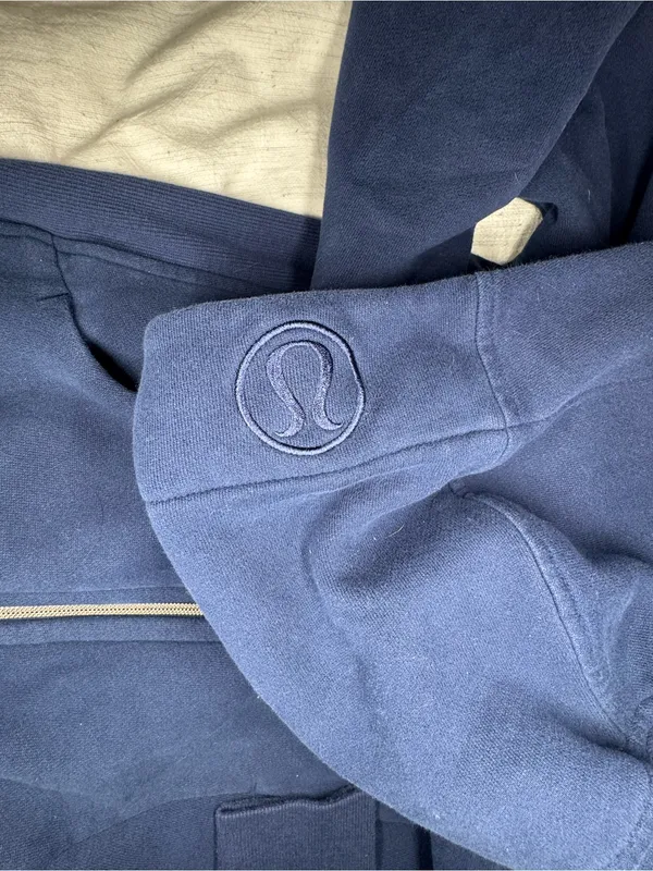 Lululemon Scuba Hoodie IV Size 6 - Image 3