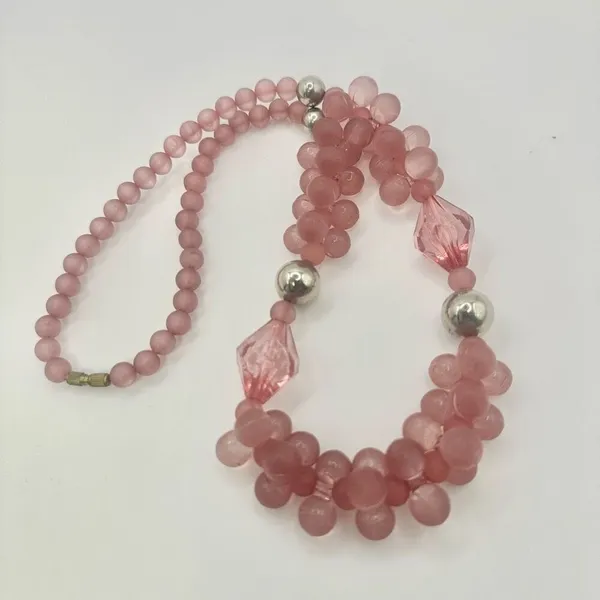 Pink cluster beaded vintage necklace - Image 4