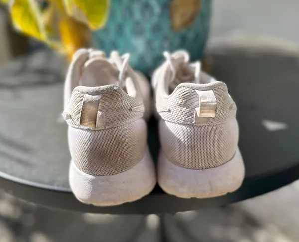Nike Roshe Sneakers - Image 3