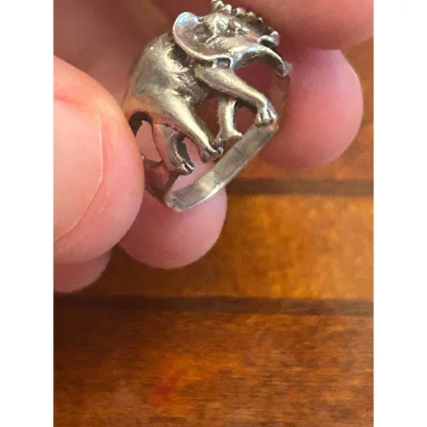 925 Stelring Silver Ring Size 4 Very Cute V22 2.44g Scrap Damaged elephant - Image 3