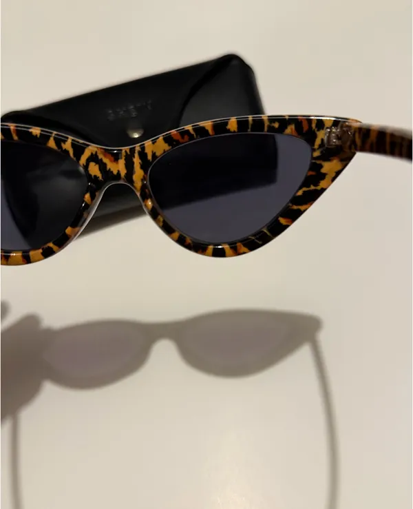 Shein Sunglasses Cat-Eye - Image 4