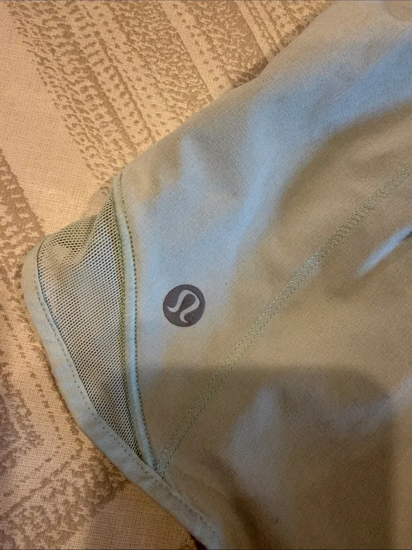 Lululemon Hotty Hot Shorts Low Rise 2.5” Mint Green Size 0 - Image 7