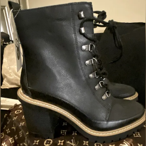 Lace up ,Block heeled boots Black Size 11 - Image 2