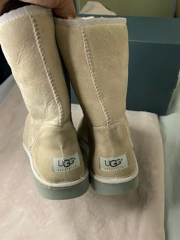 UGG Australia Womens suede Boots size 8 - Image 4