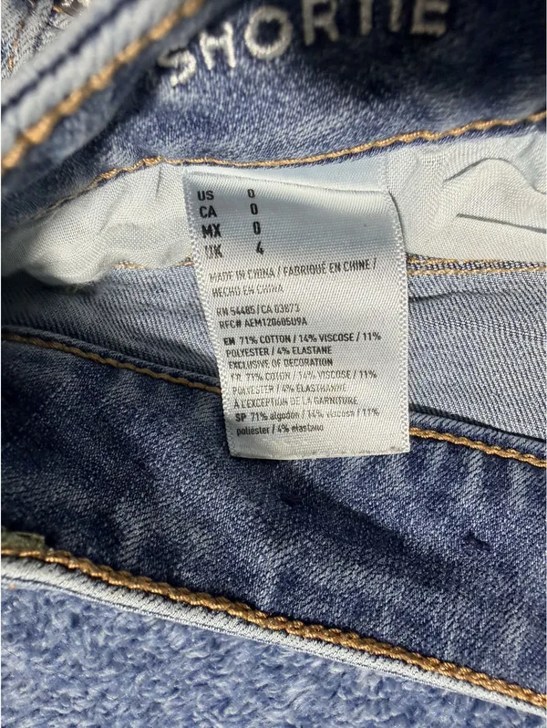 American Eagle Distressed Light Wash Denim Shorts Size 4 - Image 6