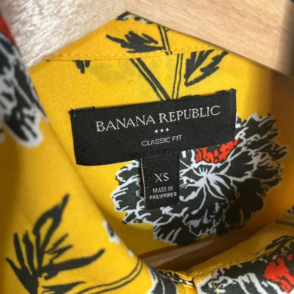 Banana Republic‎ Women’s Yellow Floral Long Sleeve Collared Shirt Size XS - Image 2