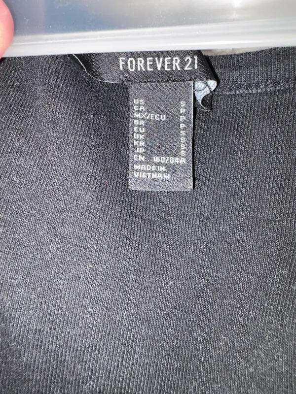 Forever 21 Black Cropped Long Sleeve Small - Image 3