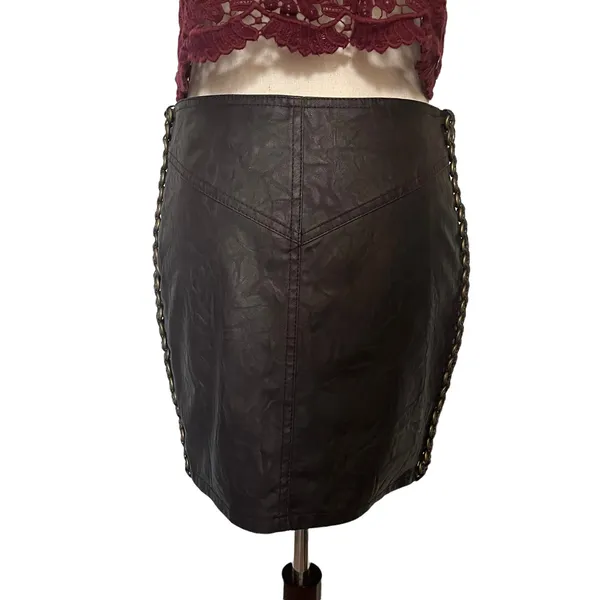 Y2K Andrew Charles Faux Leather Mini Skirt 26 Grunge Punk Brass Chain Festival - Image 10
