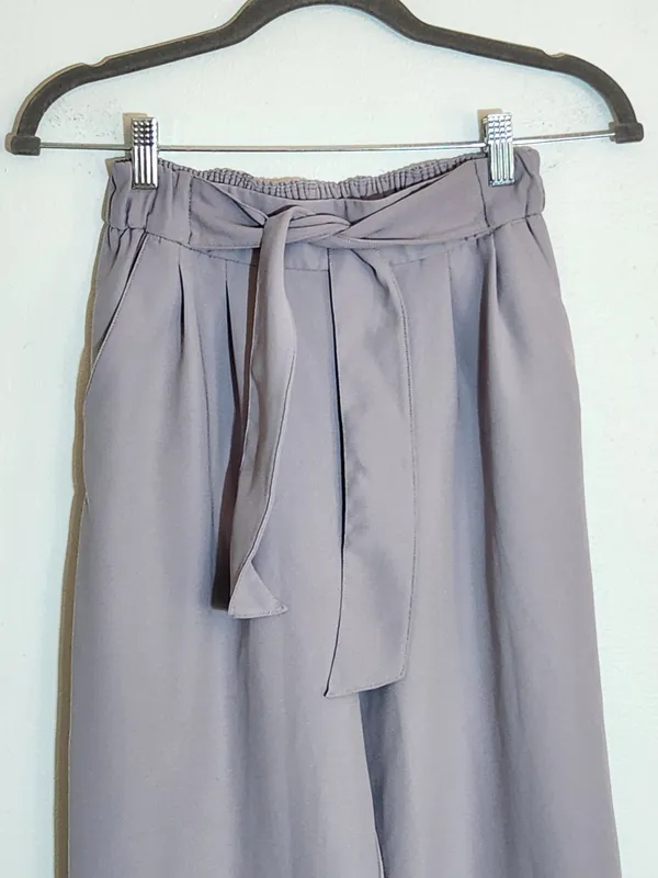 Lululemon Light Purple Wide Leg Cropped Pull On Pants Size 4 Flaw - Image 3