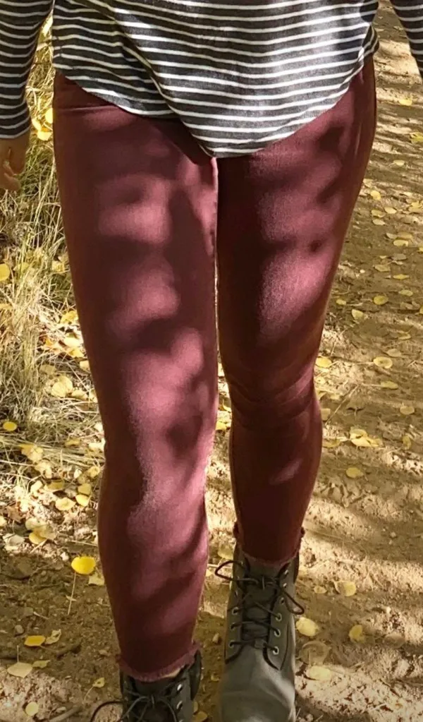 1822 Denim Lisbon Burgundy Skinny Jeans - Size 26 - Image 3