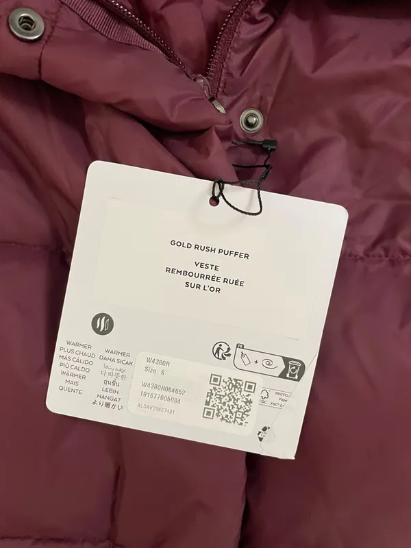 ALO Yoga NWT Gold Rush Puffer Jacket Burgundy with Zipper pockets Size S - Image 10