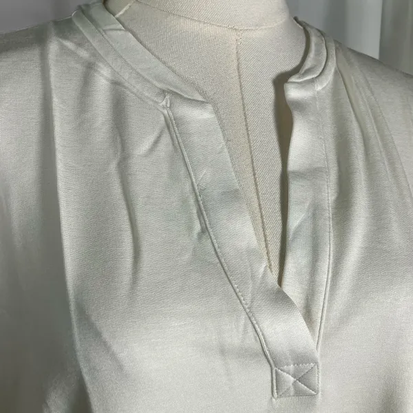 Lou & Grey Signaturesoft Tunic Top Medium Moonlight Ivory Long Sleeve Nordstrom‎ - Image 3
