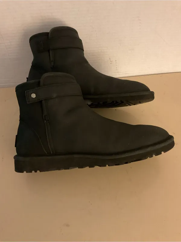 UGG women black leather Chelsea short Ankle Boots US 8 - Image 5
