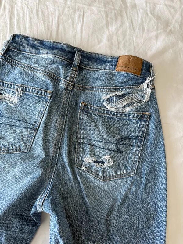 Medium Wash Ripped Mom Jeans - Image 6