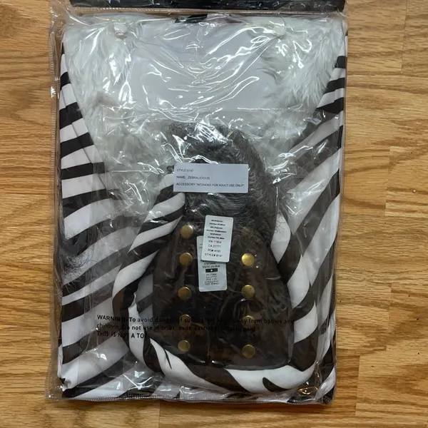 🎉Sale🎉 Sexy Zebra Costume Size Extra Small Black - Image 11