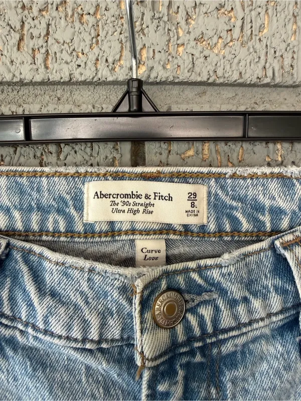 Abercrombie & Fitch Curve Love 90s Straight Ultra High Rise Jeans Size 29 - Image 5