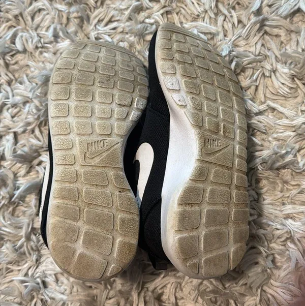 Nike Shoes - Image 3