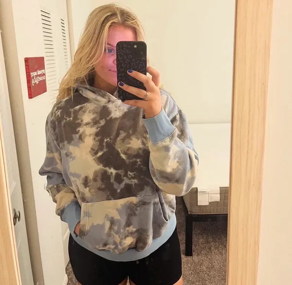 Tie-Dye Old Navy Hoodie - Image 5