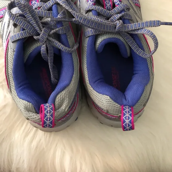New Balance Grey & Pink Tennis Shoes - Image 7
