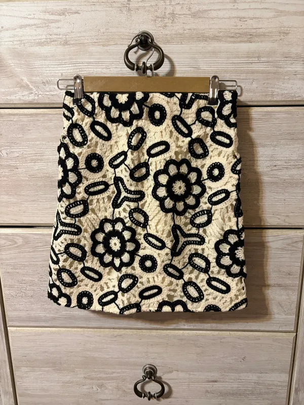 Boutique Mini Skirt - Image 5