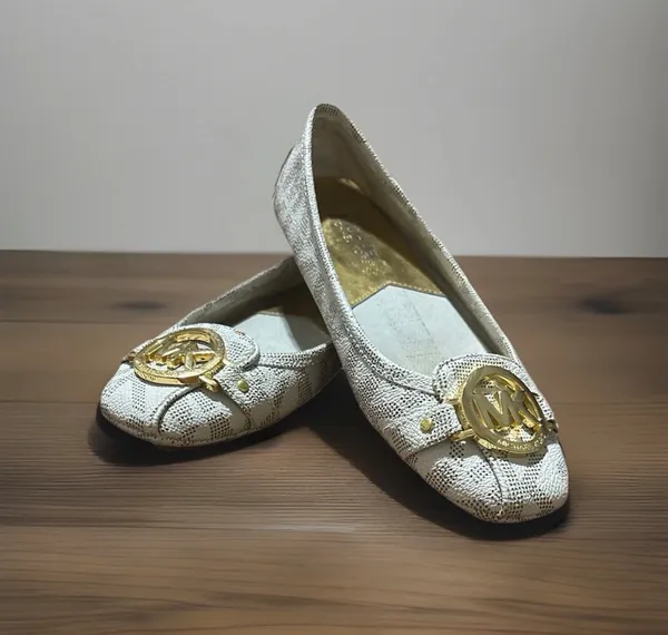 Michael Kors MK Logo Vanilla Gold Signature Slip On Flats Sz 7M Ballet - Image 2